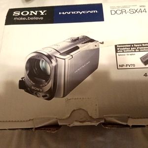 Sony Handycam DCR- 5 x 44 Preowned with accessories